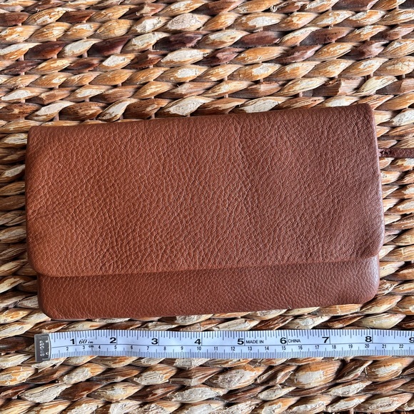 HOBO brown leather wallet clutch wristlet coin pocket card holder zipper magnet - Picture 3 of 8